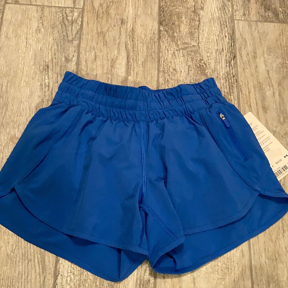 Lululemon wild bluebell trackers! Size 6 in.4”